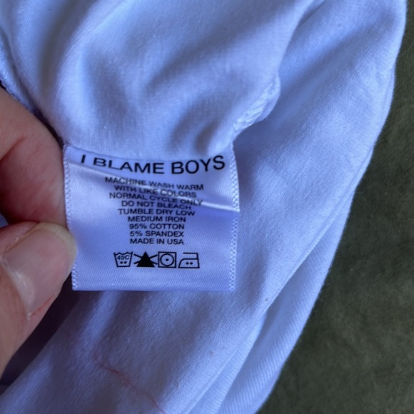 I Blame Boys Embroidered Crop Tank Top 🍁 - Picture 5 of 6